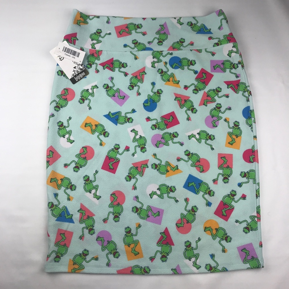Lularoe Disney Kermit  on shapes Cassie  2xl new